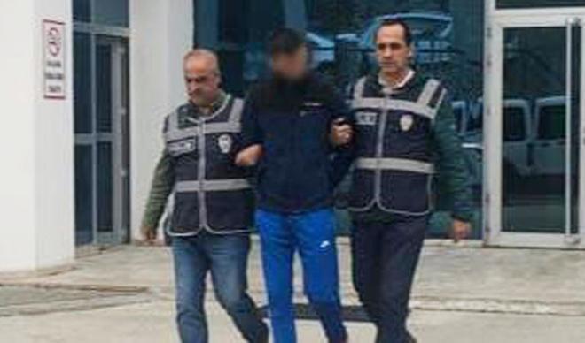 Üniversiteli kızları taciz ediyordu... O sapık tutuklandı! Üniversiteli kızları taciz ediyordu... O sapık tutuklandı!