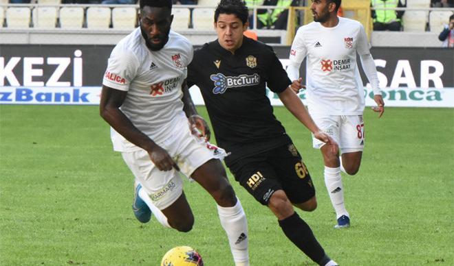 Yeni Malatyaspor - Sivasspor maçı sosyal medyayı salladı: 'Premier Lig bak işine' Yeni Malatyaspor - Sivasspor maçı sosyal medyayı salladı: 'Premier Lig bak işine'