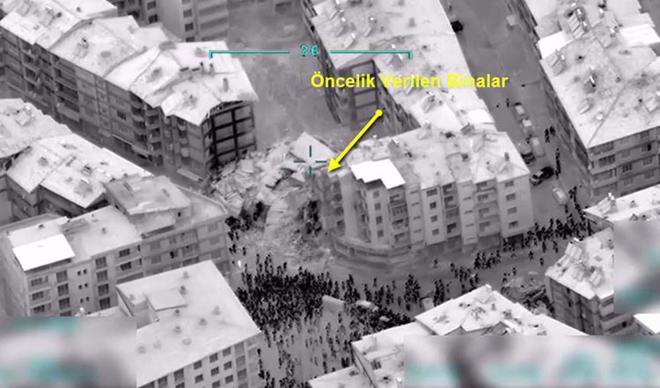25 dakika sonra görüntü geldi! İlk defa Elazığ depreminde... 25 dakika sonra görüntü geldi! İlk defa Elazığ depreminde...