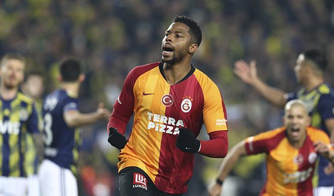 Ryan Donk, Fenerbahçe-Galatasaray maçında rekor kırdı! Taraftar çıldırdı... Ryan Donk, Fenerbahçe-Galatasaray maçında rekor kırdı! Taraftar çıldırdı...