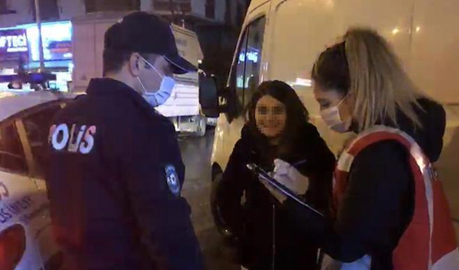 'Bizi nereye kadar evde tutacaklar' demişti! Genç kız hayatının şokunu yaşadı 'Bizi nereye kadar evde tutacaklar' demişti! Genç kız hayatının şokunu yaşadı