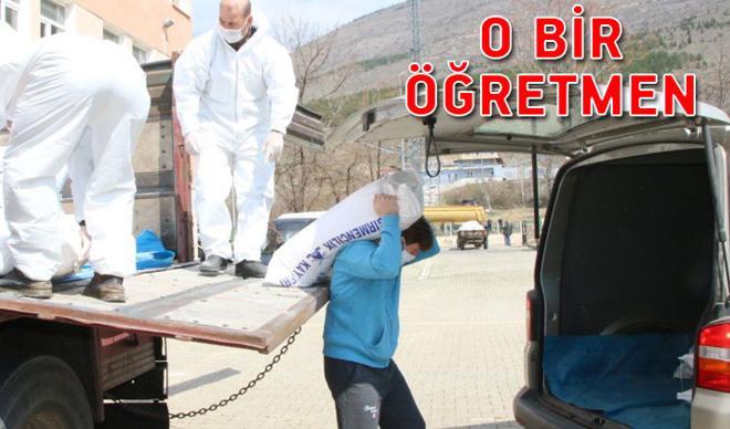 Yardım seferberliğinde un çuvalı taşıdılar Yardım seferberliğinde un çuvalı taşıdılar