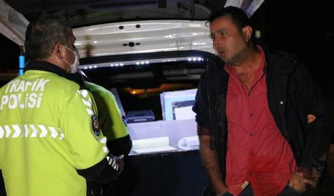 Alkollü sürücü bütün cezaları yedi, polise direndi: Benim arabam var onunla gideceğim Alkollü sürücü bütün cezaları yedi, polise direndi: Benim arabam var onunla gideceğim
