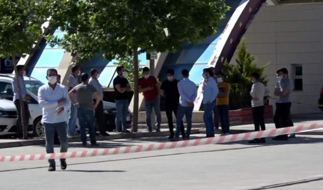 Bir çalışan koronavirüsten öldü, market karantinada Bir çalışan koronavirüsten öldü, market karantinada