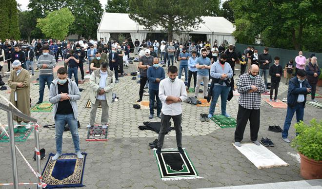 Avusturya’da 11 hafta sonra Müslümanların cuma sevinci Avusturya’da 11 hafta sonra Müslümanların cuma sevinci