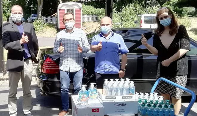 DİTİB camisinden huzurevi sakinlerine yardım paketi DİTİB camisinden huzurevi sakinlerine yardım paketi
