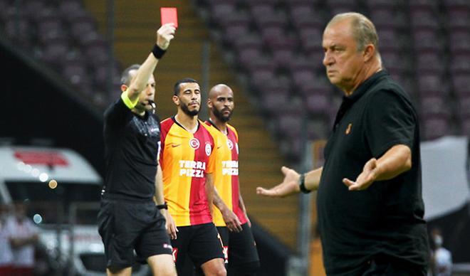 Son Dakika | Galatasaray-Trabzonspor maçında kırmızı kart! Feghouli'ye tepki büyük... Son Dakika | Galatasaray-Trabzonspor maçında kırmızı kart! Feghouli'ye tepki büyük...