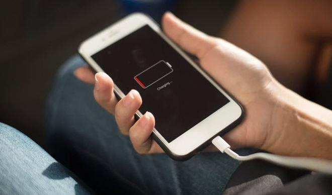 iPhone 12'nin kutusundan sadece şarj kablosu çıkacak iPhone 12'nin kutusundan sadece şarj kablosu çıkacak