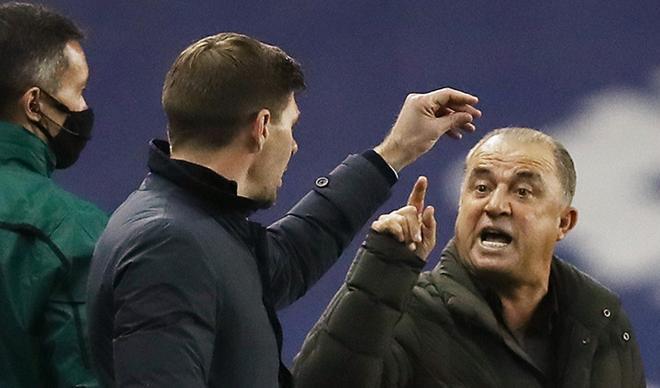Son Dakika Haberi | Galatasaray-Rangers maçına damga vuran o an! Fatih Terim ile Steven Gerrard tartıştı Son Dakika Haberi | Galatasaray-Rangers maçına damga vuran o an! Fatih Terim ile Steven Gerrard tartıştı