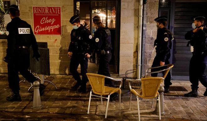 Son dakika... Dünya yeniden alarmda! Kısıtlamalar başladı: Uçuşlar ne olacak? Son dakika... Dünya yeniden alarmda! Kısıtlamalar başladı: Uçuşlar ne olacak?