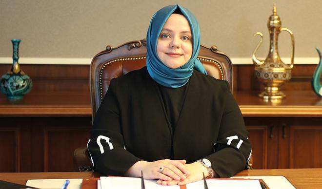 Bakan Selçuk'tan kısa çalışma ödeneği paylaşımı Bakan Selçuk'tan kısa çalışma ödeneği paylaşımı
