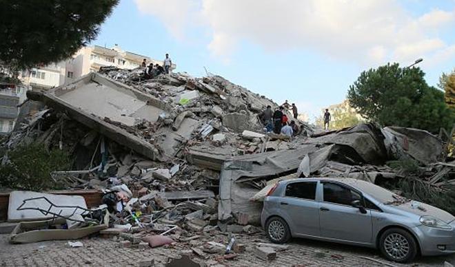 İzmir depreminde otomobil hasarlarını kasko giderecek İzmir depreminde otomobil hasarlarını kasko giderecek