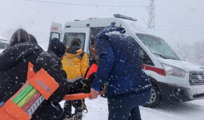 Zonguldak-İstanbul karayolunda yolcu otobüsü devrildi! Yaralılar var Zonguldak-İstanbul karayolunda yolcu otobüsü devrildi! Yaralılar var