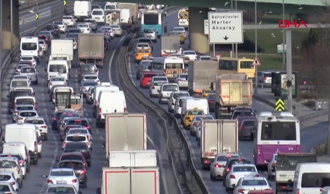 İstanbul’da trafik kilit! İşte son durum… İstanbul’da trafik kilit! İşte son durum…