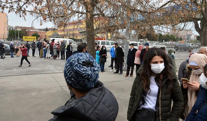 Süre 15 Ocak'ta dolmuştu! İstanbul'da uzun kuyruklar oluştu Süre 15 Ocak'ta dolmuştu! İstanbul'da uzun kuyruklar oluştu