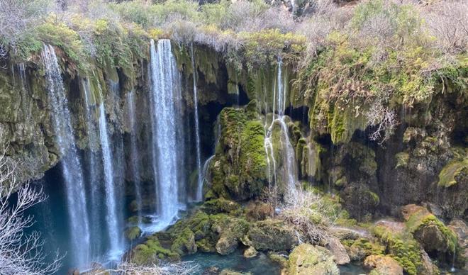 Mersin’deki Yerköprü Şelalesi görenleri kendine hayran bırakıyor Mersin’deki Yerköprü Şelalesi görenleri kendine hayran bırakıyor