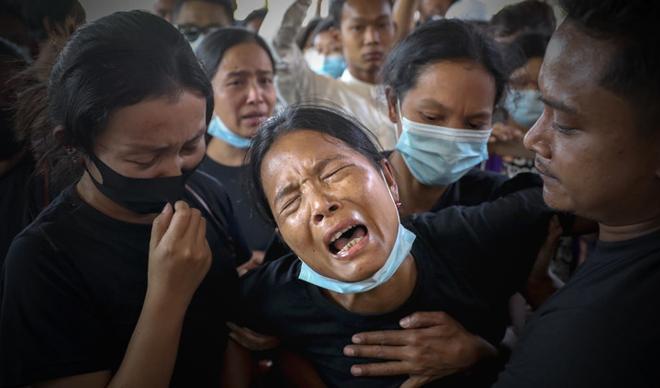 Myanmar'da olaylar büyüyor: 18 kişi hayatını kaybetti Myanmar'da olaylar büyüyor: 18 kişi hayatını kaybetti