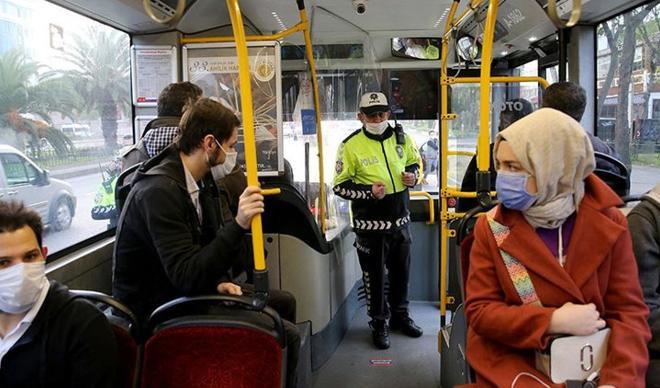 İstanbul'da 65 yaş üstü ve 20 yaş altının toplu taşıma kısıtlaması kaldırıldı İstanbul'da 65 yaş üstü ve 20 yaş altının toplu taşıma kısıtlaması kaldırıldı