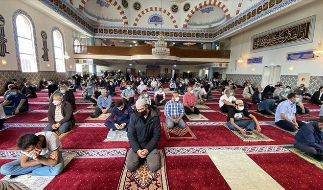 Akşam namazı kaç rekattır? Akşam namazı nasıl kılınır? İşte kılınışı ve saati Akşam namazı kaç rekattır? Akşam namazı nasıl kılınır? İşte kılınışı ve saati