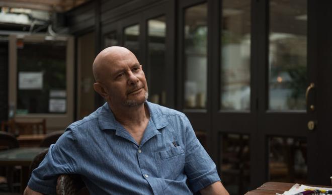 Nick Hornby: Sanatçıların işinin bir parçası da bizlere yaşamak için bir sebep vermek Nick Hornby: Sanatçıların işinin bir parçası da bizlere yaşamak için bir sebep vermek