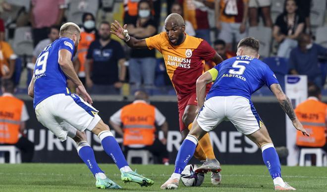 Galatasaray-St. Johnstone maçından en özel fotoğraflar! Galatasaray-St. Johnstone maçından en özel fotoğraflar!