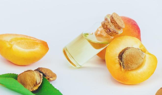 Kayısı Çekirdeği Yağı Nasıl Kullanılır, Neye İyi Gelir? Kayısı Çekirdeği Yağının Cilde Mucizevi 5 Faydası Kayısı Çekirdeği Yağı Nasıl Kullanılır, Neye İyi Gelir? Kayısı Çekirdeği Yağının Cilde Mucizevi 5 Faydası