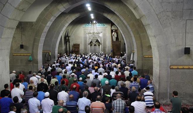 Cuma namazı nasıl kılınır, kaç rekat, nasıl niyet edilir? Diyanet Cuma namazı kılınışı bilgileri Cuma namazı nasıl kılınır, kaç rekat, nasıl niyet edilir? Diyanet Cuma namazı kılınışı bilgileri