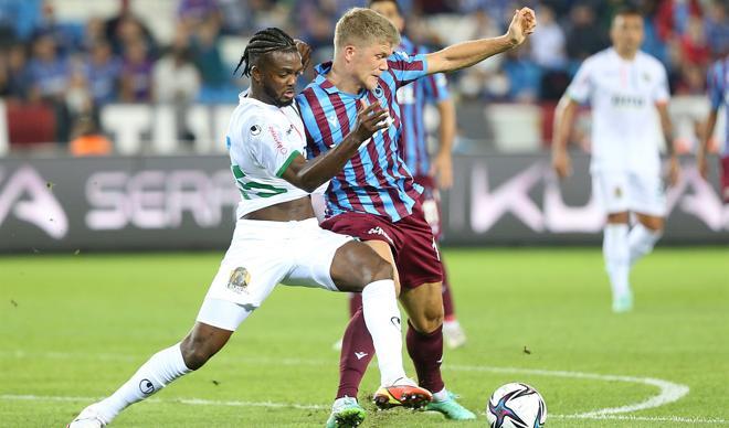 Trabzonspor - Alanyaspor maçından öne çıkan fotoğraflar Trabzonspor - Alanyaspor maçından öne çıkan fotoğraflar