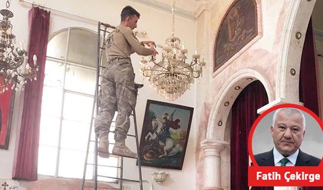 Onlar üzerine bomba atıyor, bakın Mehmetçik ne yapıyor Onlar üzerine bomba atıyor, bakın Mehmetçik ne yapıyor