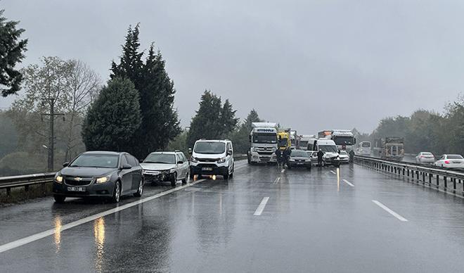 Anadolu Otoyolu'nda zincirleme kazalar Anadolu Otoyolu'nda zincirleme kazalar