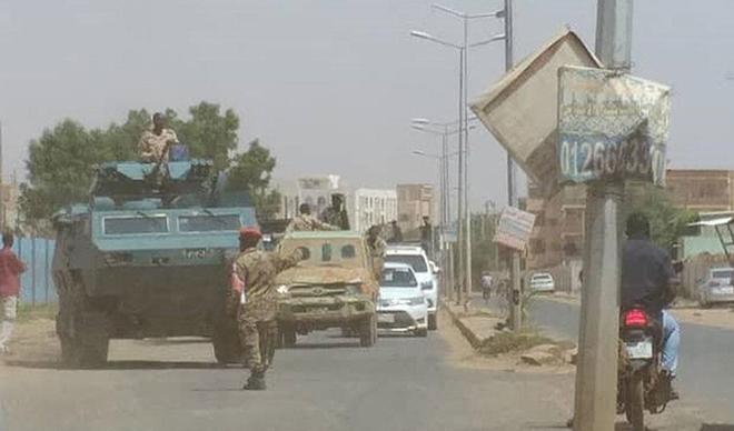 Sudan'da darbe girişimi... Başbakan gözaltında! Sudan'da darbe girişimi... Başbakan gözaltında!