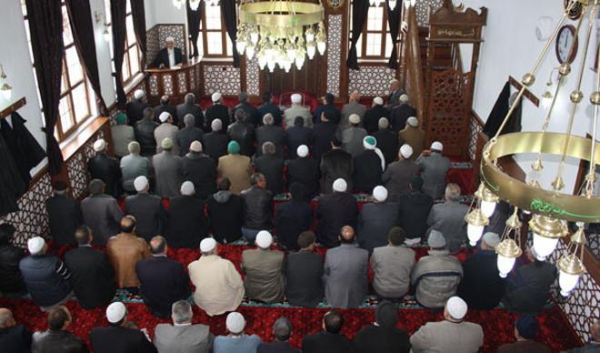 Cuma namazı nasıl kılınır? Cuma namazı kaç rekat? İşte cuma namazının kılınış bilisi (Diyanet) Cuma namazı nasıl kılınır? Cuma namazı kaç rekat? İşte cuma namazının kılınış bilisi (Diyanet)