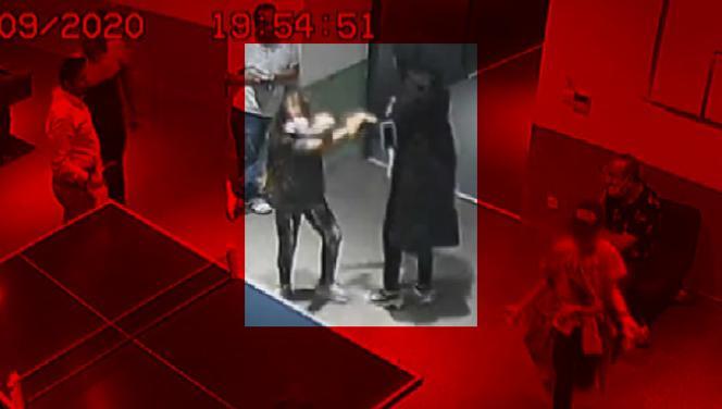 İstanbul'da maske takmadılar diye kendilerini uyaran çocuğu darp ettiler! İstanbul'da maske takmadılar diye kendilerini uyaran çocuğu darp ettiler!