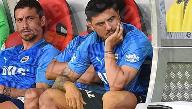 Fenerbahçe - Dinamo Kiev maçından fotoğraflar! Ozan Tufan, Mert Hakan Yandaş'ın Caner Erkin üzüntüsü Fenerbahçe - Dinamo Kiev maçından fotoğraflar! Ozan Tufan, Mert Hakan Yandaş'ın Caner Erkin üzüntüsü