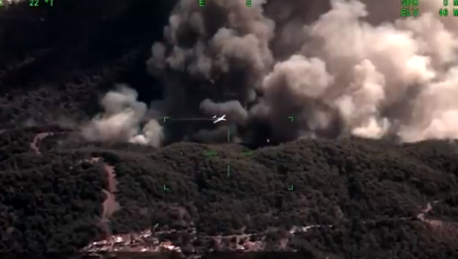 Savunma Sanayi Başkanı Demir, orman yangınlarında önemli rol oynayan İHA'ların görüntüsünü paylaştı Savunma Sanayi Başkanı Demir, orman yangınlarında önemli rol oynayan İHA'ların görüntüsünü paylaştı