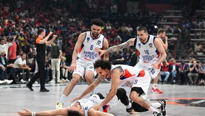 Anadolu Efes EuroLeague final maçı ne zaman, saat kaçta, hangi kanalda? EuroLeague Final Four'da finalin adı Anadolu Efes Real Madrid oldu!