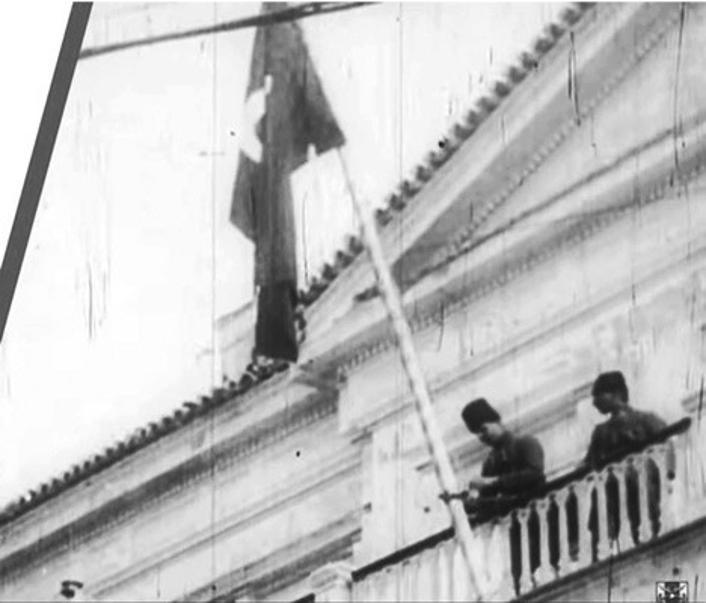 9 Eylül’ün 100’üncü yılında Şeref albaya dev bayrak yakışır