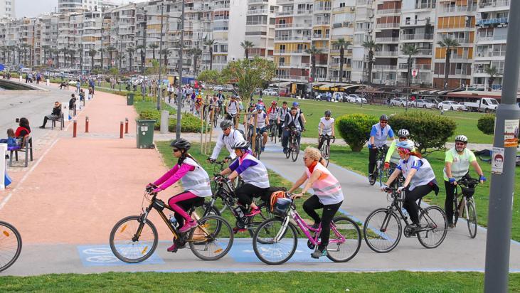 İzmirli doktorlar pedal çevirdi