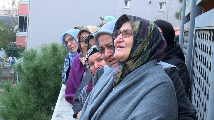 Evlerinde ölü bulunan anne ve 2 çocuğu son yolculuğuna uğurlandı