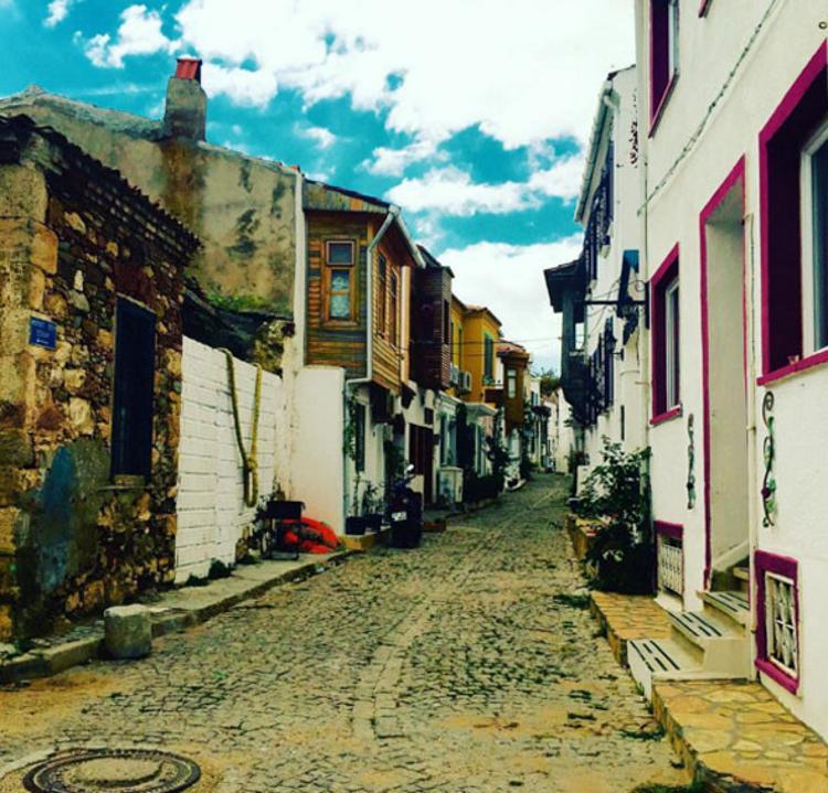 Ata Demirer evini sattı Magazin Haberleri