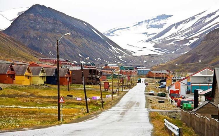 Longyearbyen ile ilgili görsel sonucu