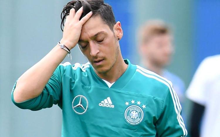 Dunya Kupasi 11 Inde Mesut Ozil