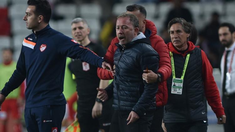 Sergen Yalçın çılgına döndü ile ilgili görsel sonucu"