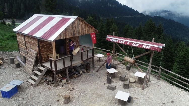 Kemal Sunal Filmi Gercek Oldu Kamyonetin Kasasina Ahsap Ev Monte Etti Seyahat Haberleri