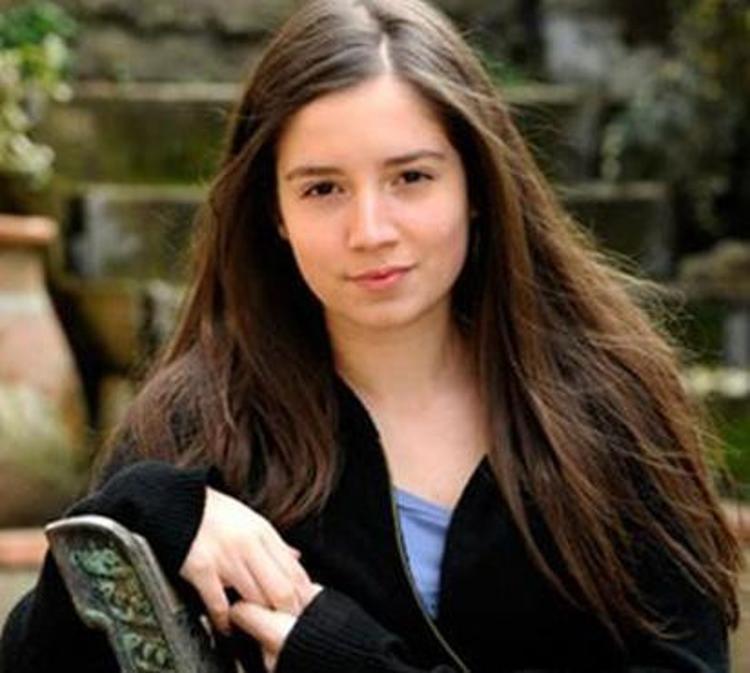 мендсия элита актриса.