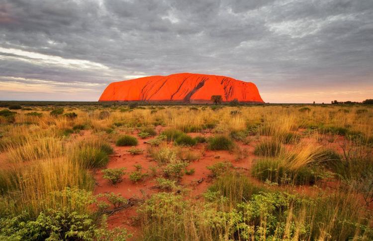 18- Uluru (Ayers Kayalıkları), Avustralya