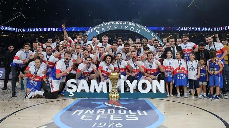 Anadolu Efes 9 yıl sonra şampiyon