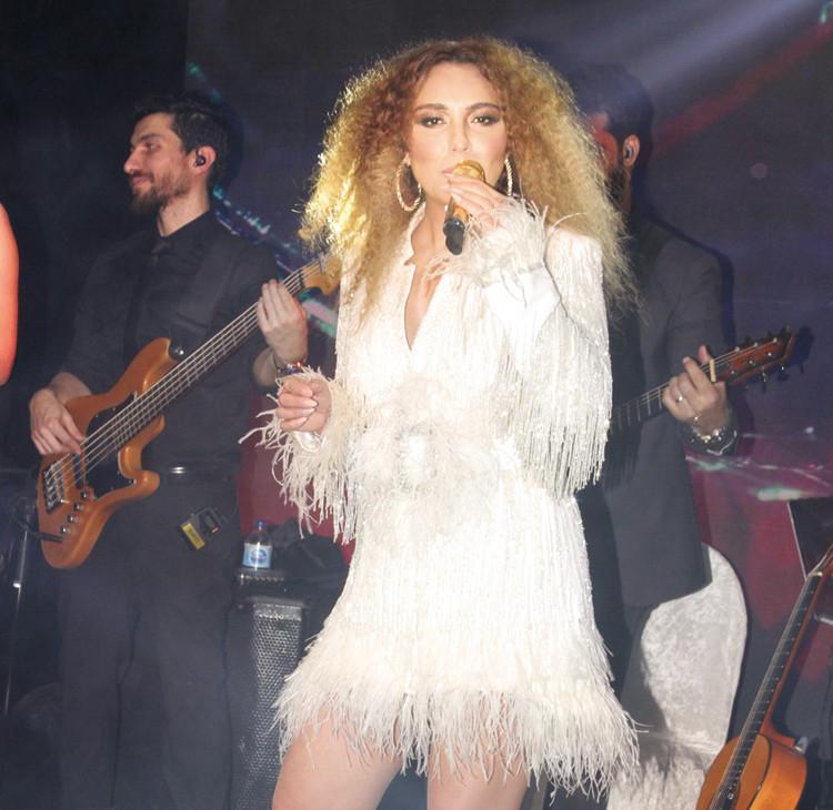 Eteğimdeki taşları dökeceğim