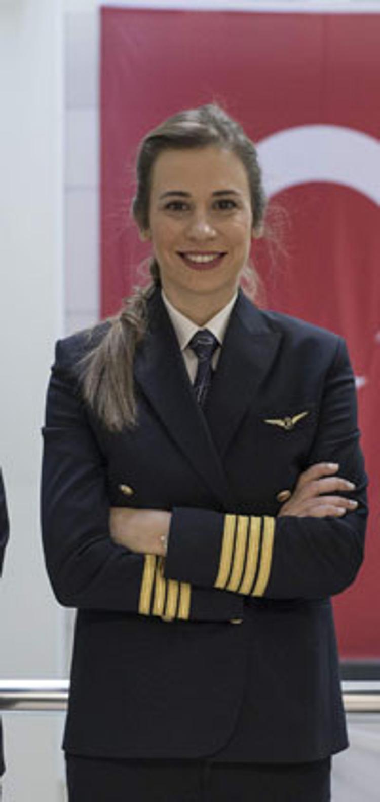 THY � n�n en gen� pilotu Selin SEV�ML�i