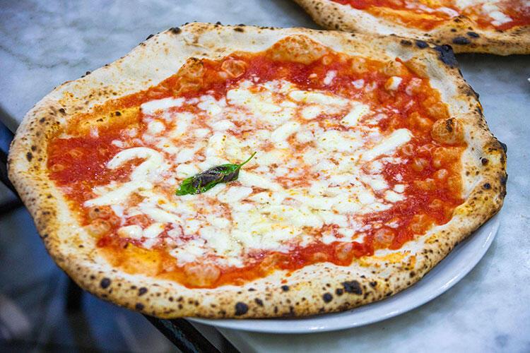 Pizza hakkında ilginç bilgiler Dünyanın en büyük, en uzun, en pahalı